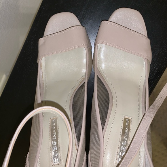 BCBG sandal size 8.5 - Picture 5 of 8